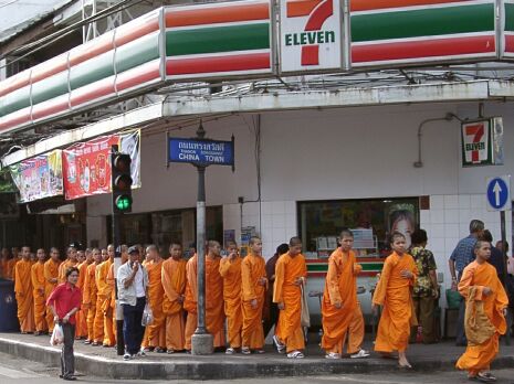 Monks at 7eleven, Bangkok Chinatown